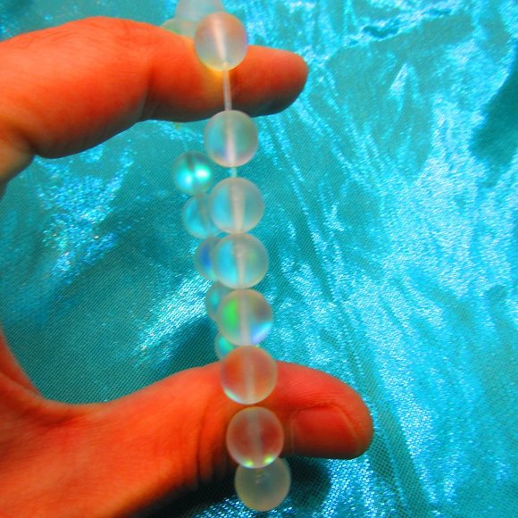 White Frosted Aura 10mm Round 7" Glass Stretchy Bracelet - Picture 3 of 3